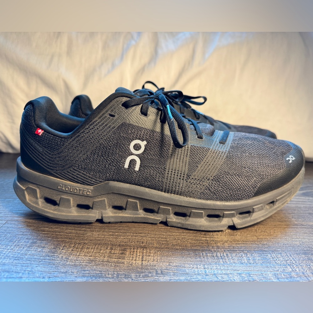 On Cloud Cloudgo On Running Black Athletic Shoes with CloudTec Cushioning
